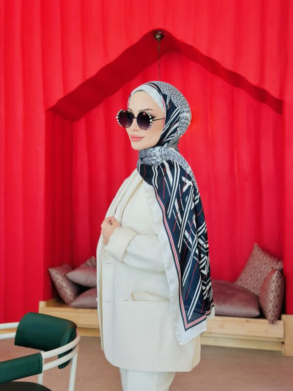 Burberry Çift Taraflı İthal Vual İpel Şal 78631 – Siyah – Ekru