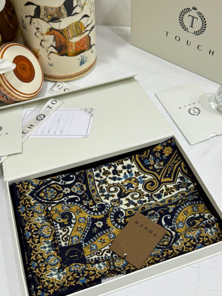 Touch İthal Etnik Desen Yün İpek Şal- 34550 - Lacivert vizon