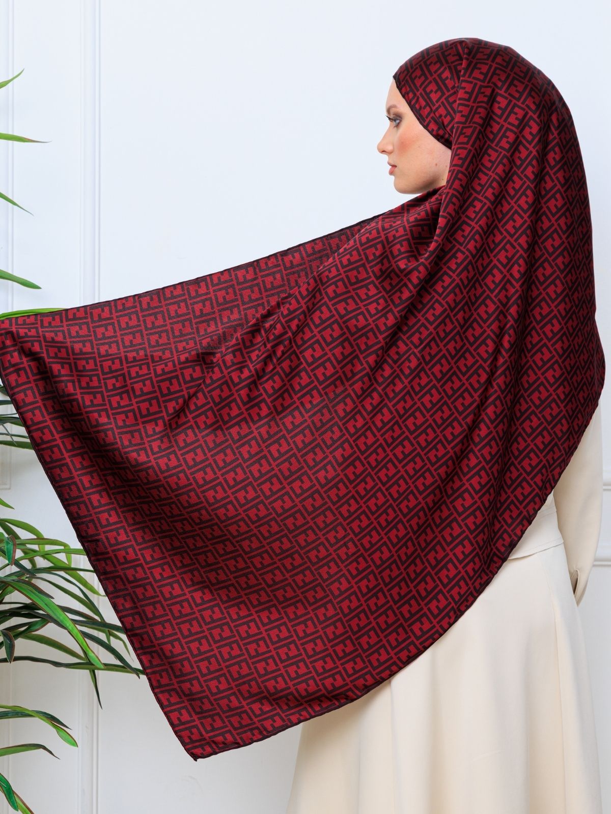 İthal Çifttaraflı Fendi İnci Vual İpek Şal-14500 -Bordo - Görsel 4