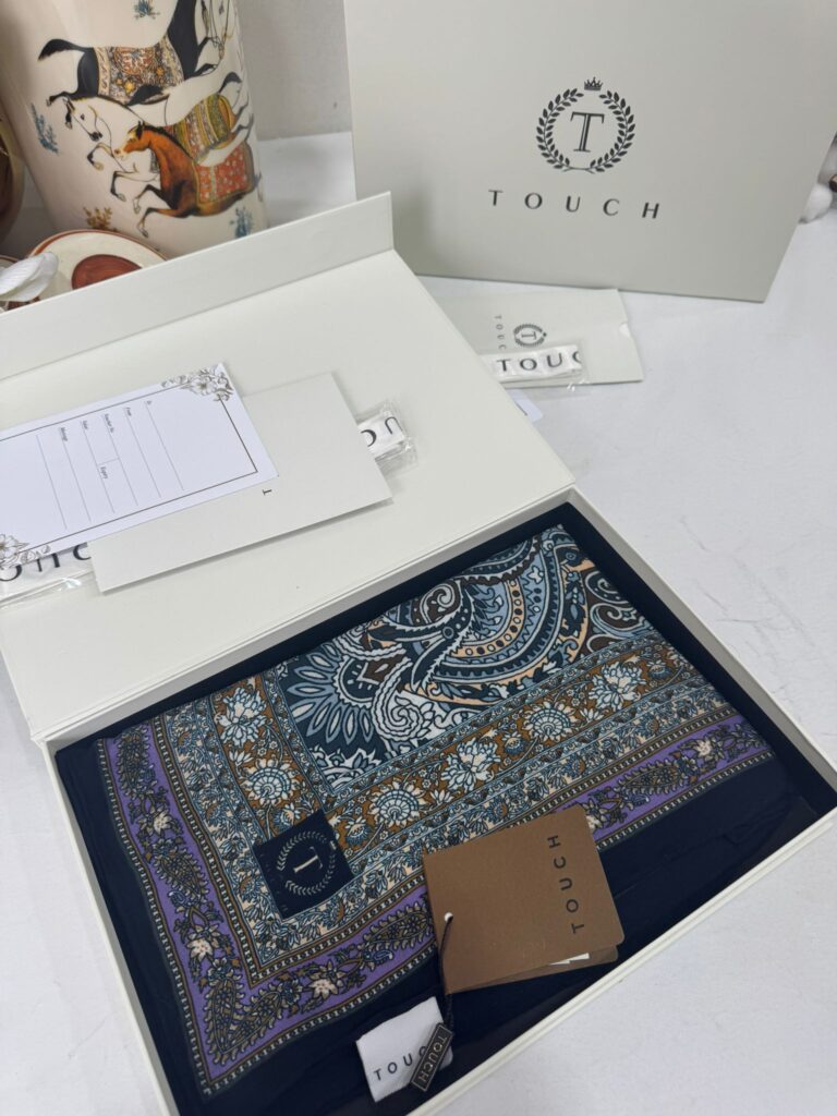 Touch İthal Etnik Desen Yün İpek Şal- 35110 - Siyah Mor