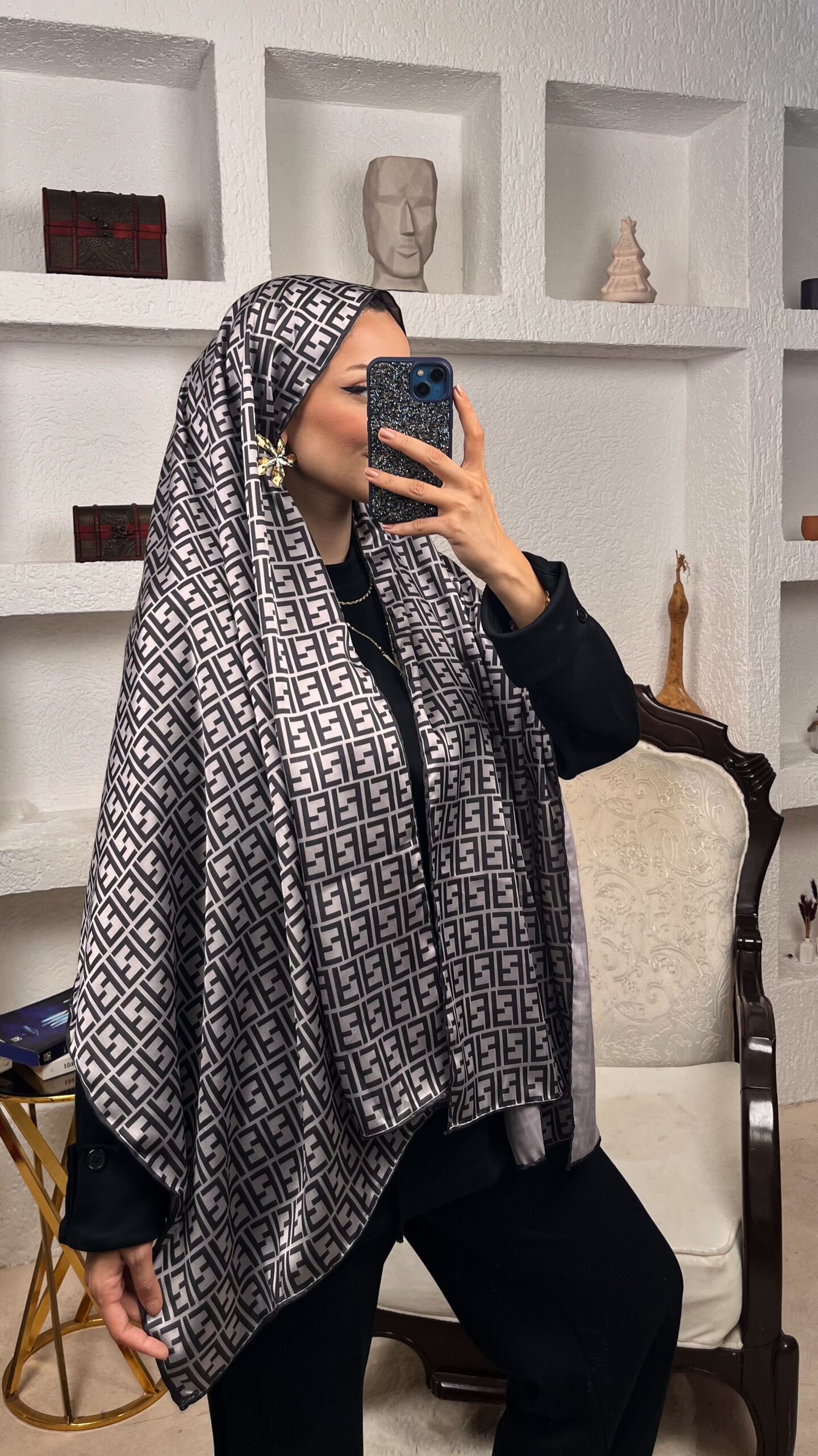 İthal Çifttaraflı Fendi İnci Vual İpek Şal-14500 -Gri - Görsel 3