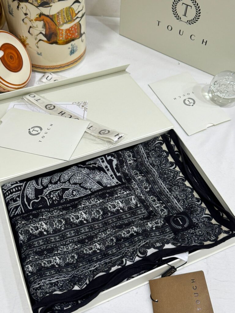 Touch İthal Etnik Desen Yün İpek Şal- 20450 - Siyah