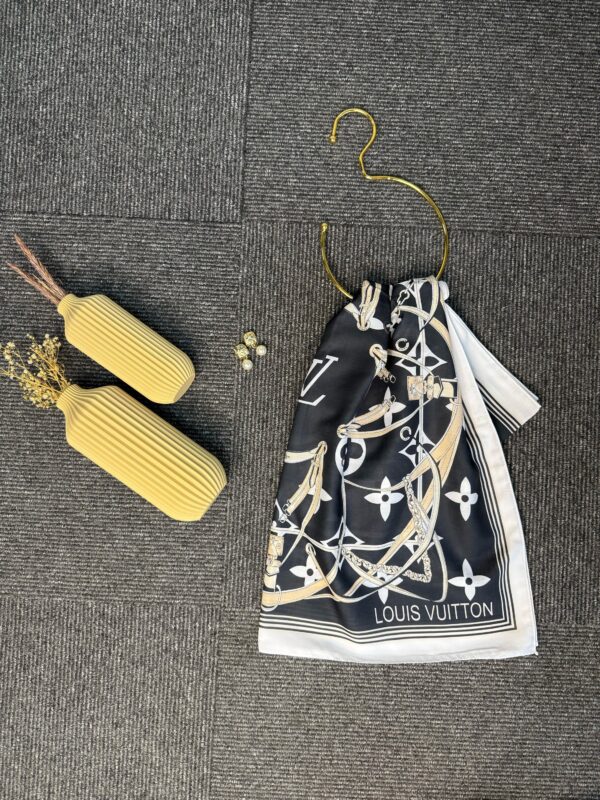 Lv Kemer Desen Pamuk Soft Şal 31230 – Siyah-Beyaz