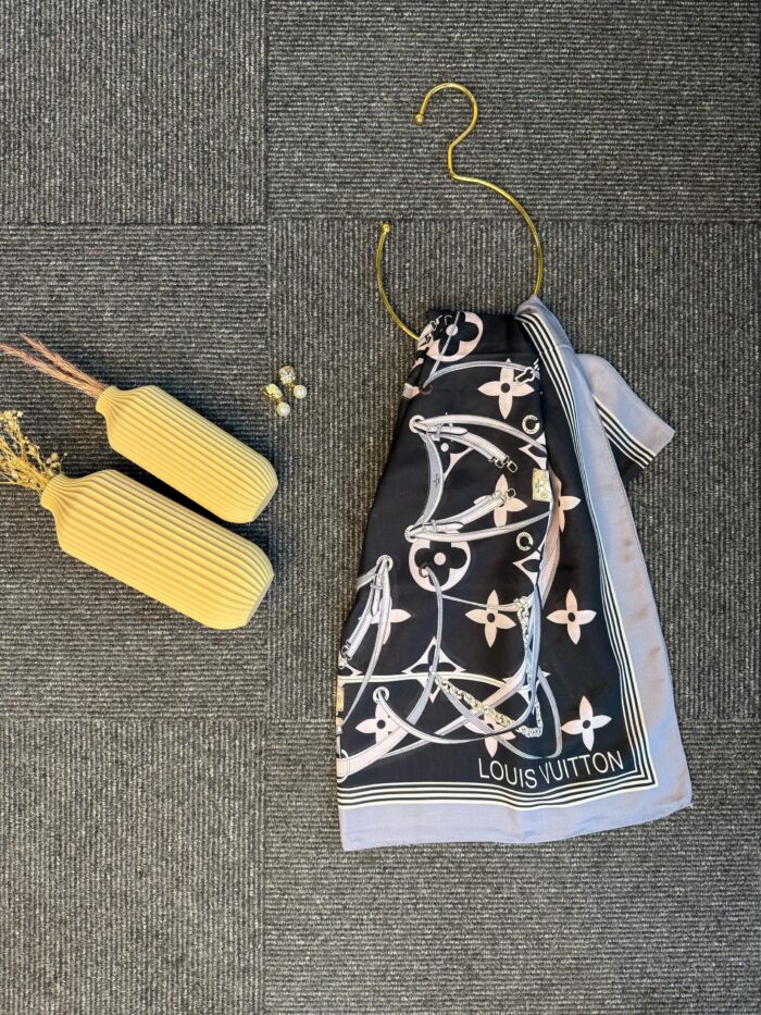 Lv Kemer Desen Pamuk Soft Şal 31230 - Siyah-Füme - Görsel 3