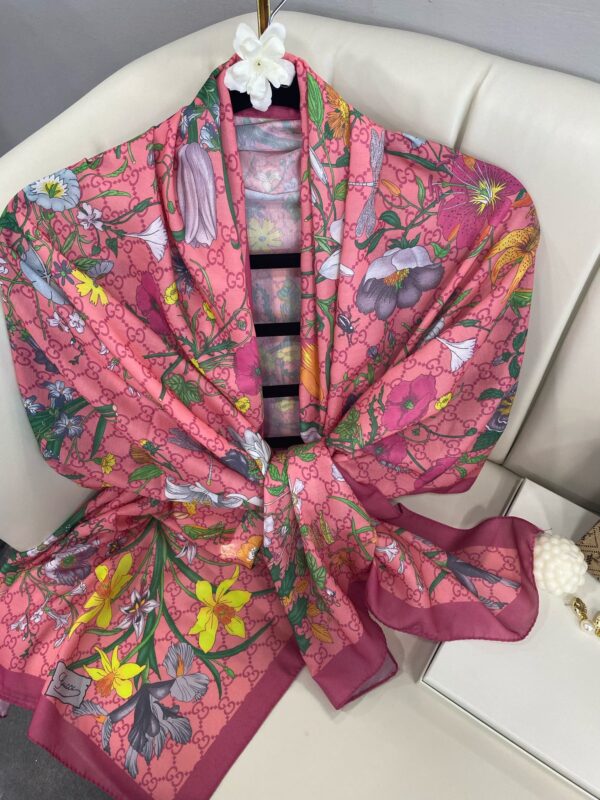 Gucci Çiçek Desen Pamuk Soft Şal 65355 – Fuşya