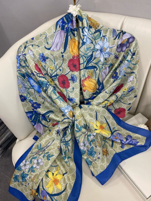 Gucci Çiçek Desen Pamuk Soft Şal 65355 – Bej/Mavi
