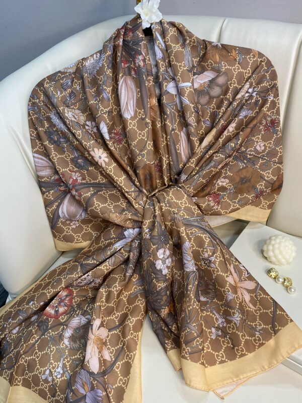 Gucci Çiçek Desen Pamuk Soft Şal 65355 – Cappuccino