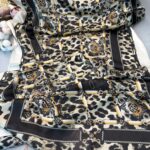 Hermes Leopar Çift Taradlı Vual İpek Şal 11143 - Latte