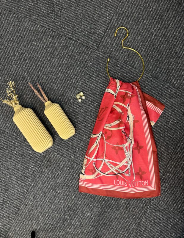 Lv Kemer Desen Pamuk Soft Şal 31230 – Kırmızı