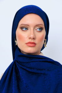 Guess Desen İpeksi Jakar Şal-75896- Saks