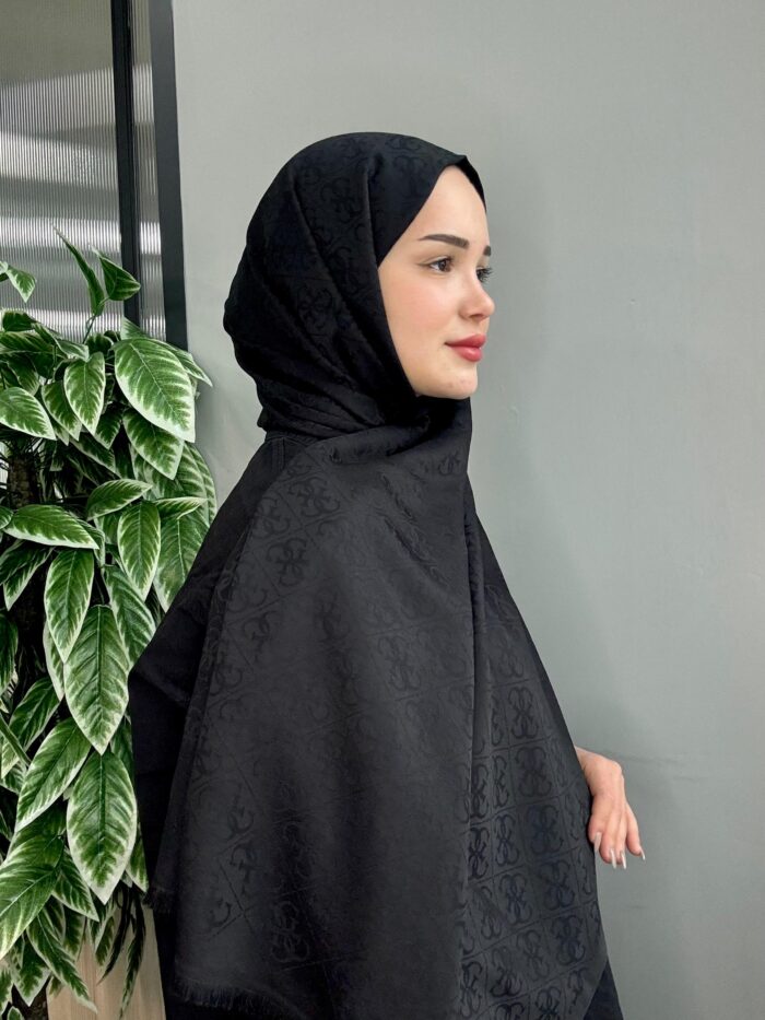 Guess Desenli İpek Kaşmir Çift Taraflı Şal - Siyah - Görsel 4