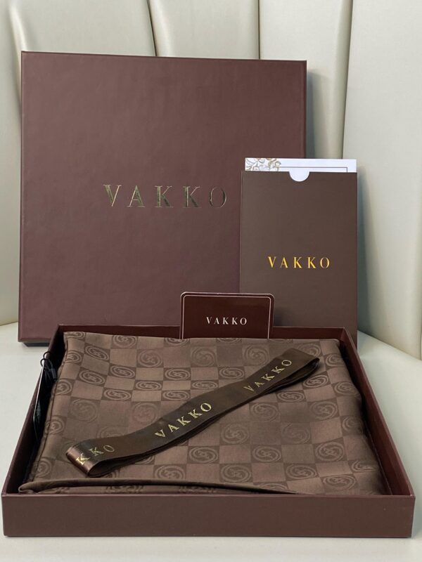 Vakko Desen Monogram İpeksi Şal 3444-Kahverengi