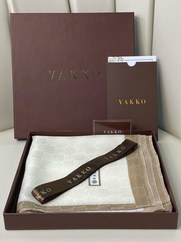 İthal Full Set Kutulu A Kalite Vakko monogram İpek Şal 3444 – Camel