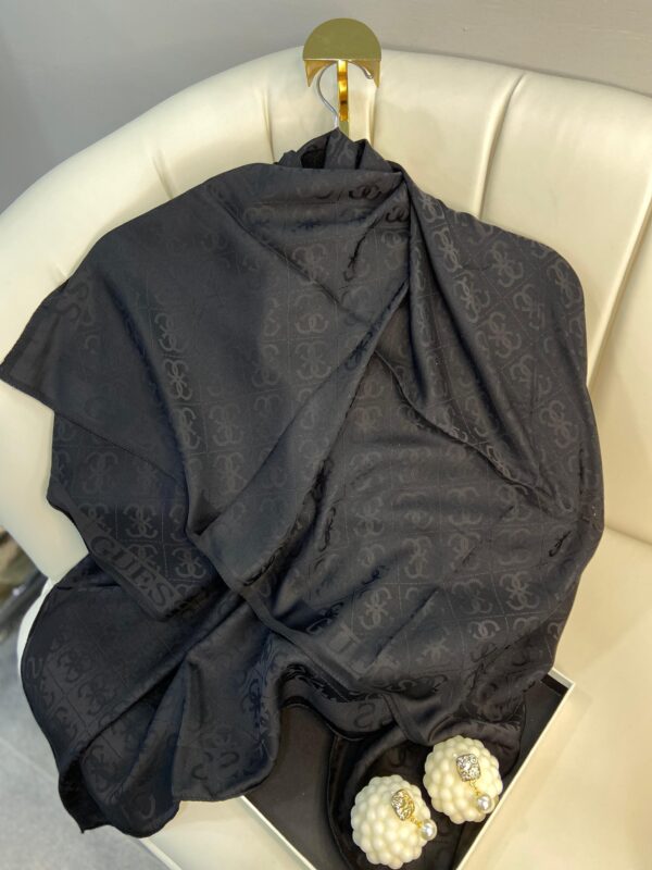 GUESS ÇİFT TARAFLI KAŞMİR İPEK EŞARP 7859- SİYAH