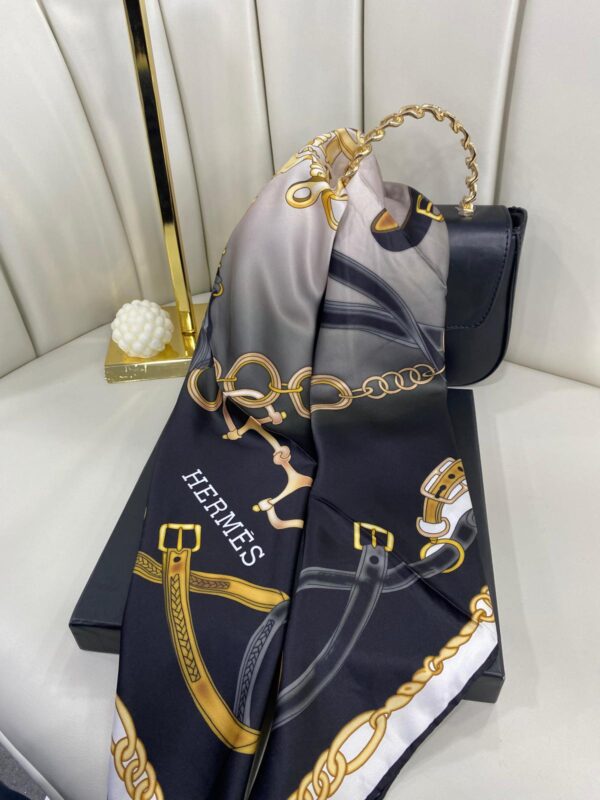 Hermes Twill Eşarp – Siyah