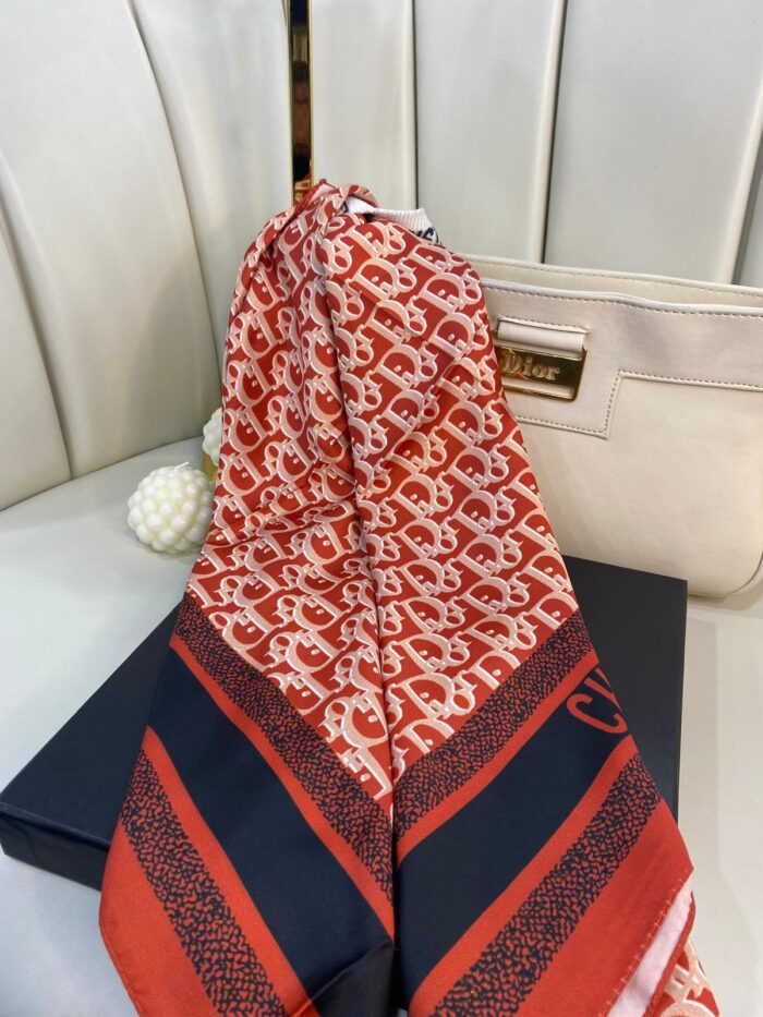 Dior Marka Eşarp - Nar Çiçeği - Görsel 3