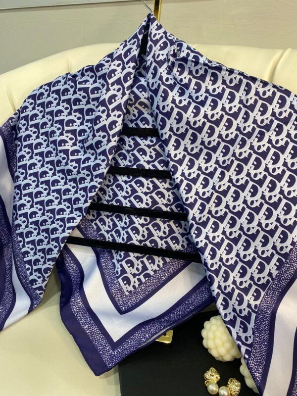 Dior Marka Eşarp – Gölge Laciverti