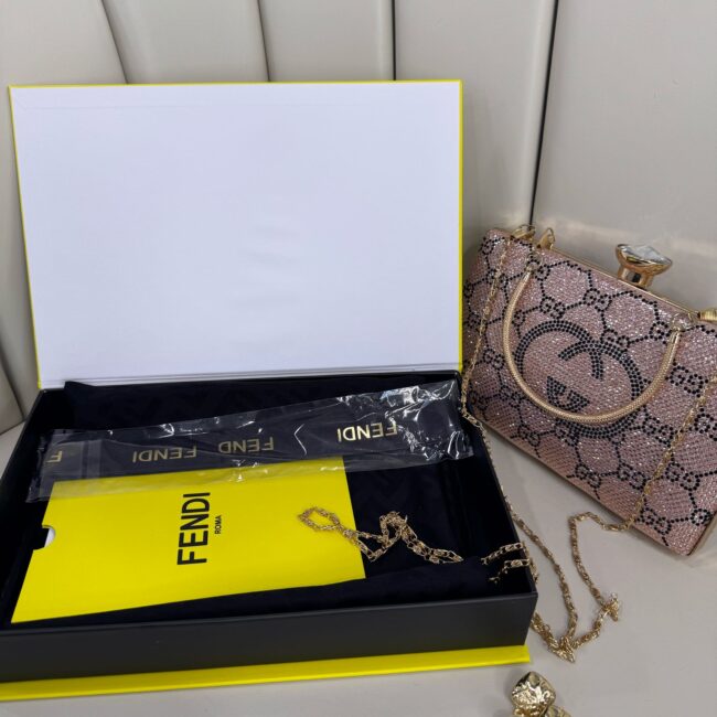 Fendi Tam Set Kutulu İthal Kaşmir İpek Şal - Siyah