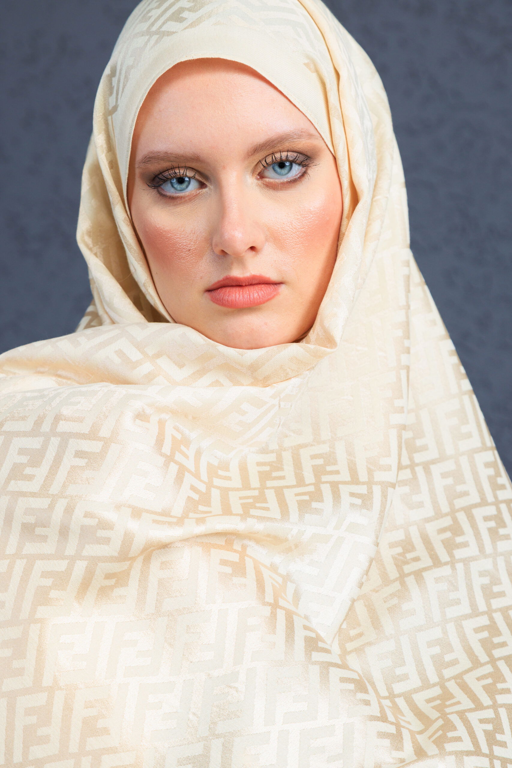 Fendi İthal Yün İpek Şal Tam Set Kutulu Sertifikalı-Bej - Görsel 2