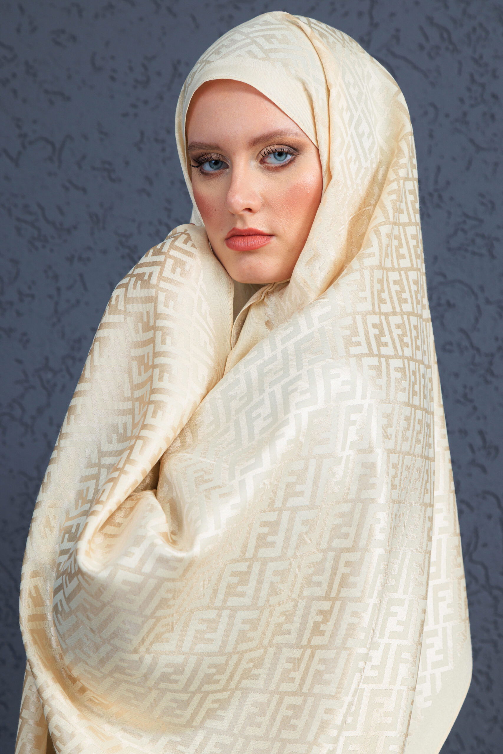 Fendi İthal Yün İpek Şal Tam Set Kutulu Sertifikalı-Bej