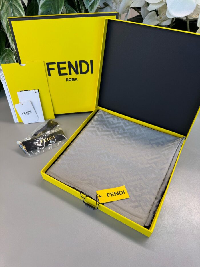 Fendi  İthal Yün  İpek Şal Tam Set Kutulu Sertifikalı-Gri - Görsel 3