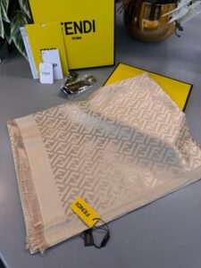Fendi  İthal Yün  İpek Şal Tam Set Kutulu Sertifikalı-Bej