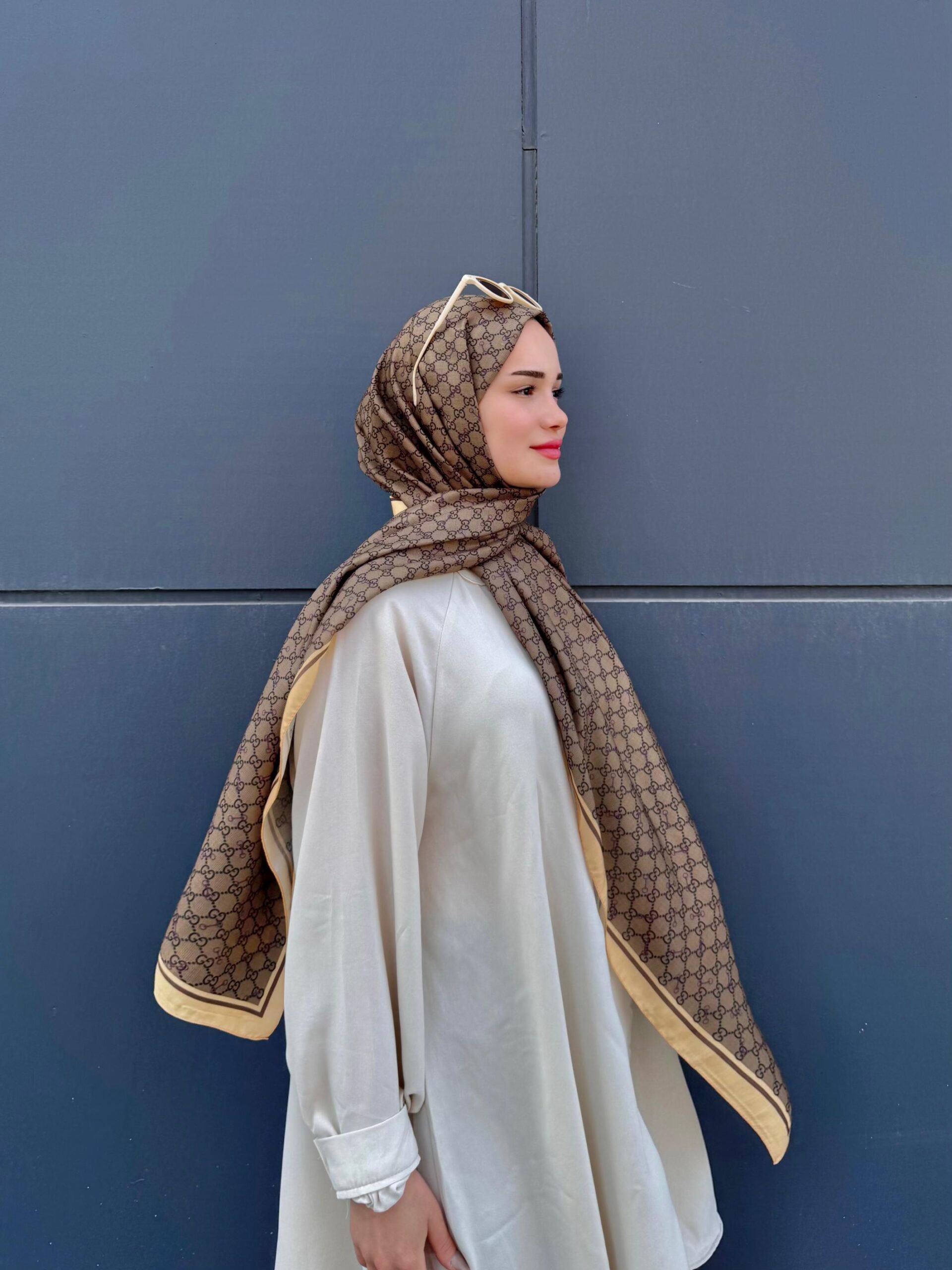 Yaldızlı Gucci Desen Pamuk Şal-110000-Vizon