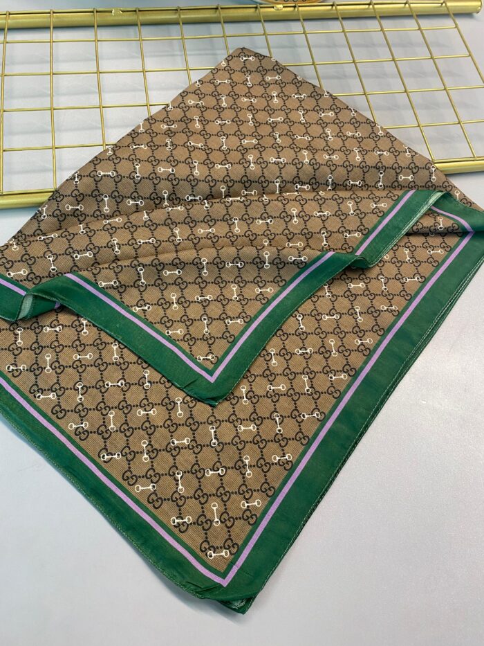 Yaldızlı Gucci Desen Pamuk Şal-110000-Yeşil - Image 2