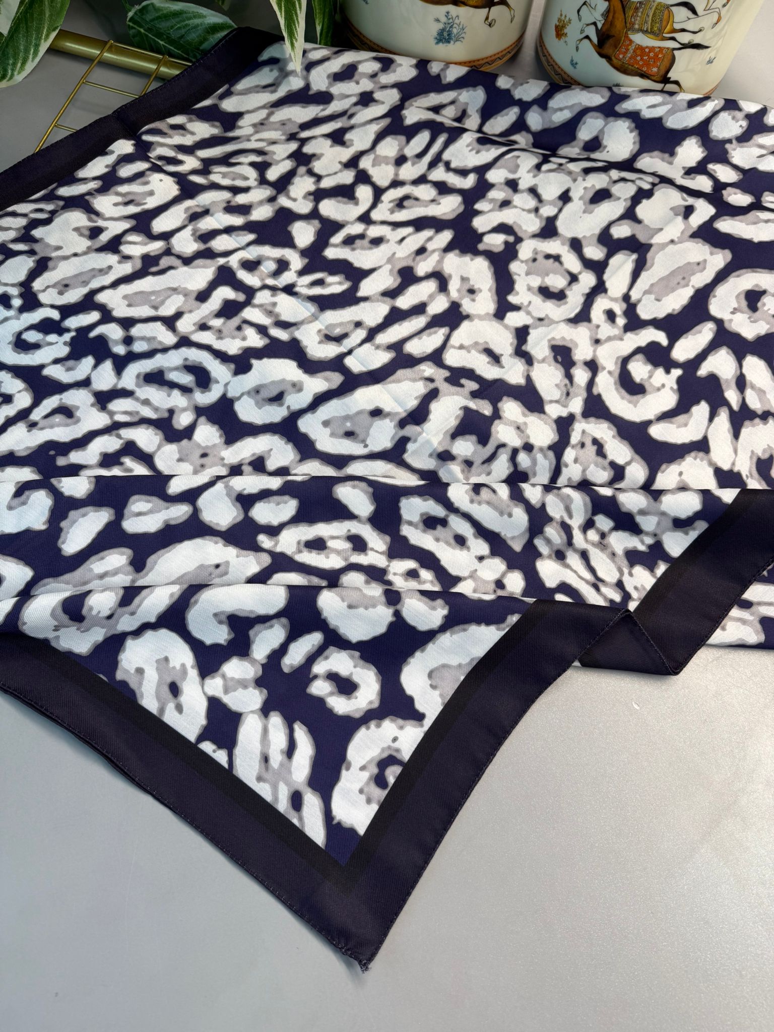 Leopare Desen Pamuk İpek Şal-6202761-Lacivert