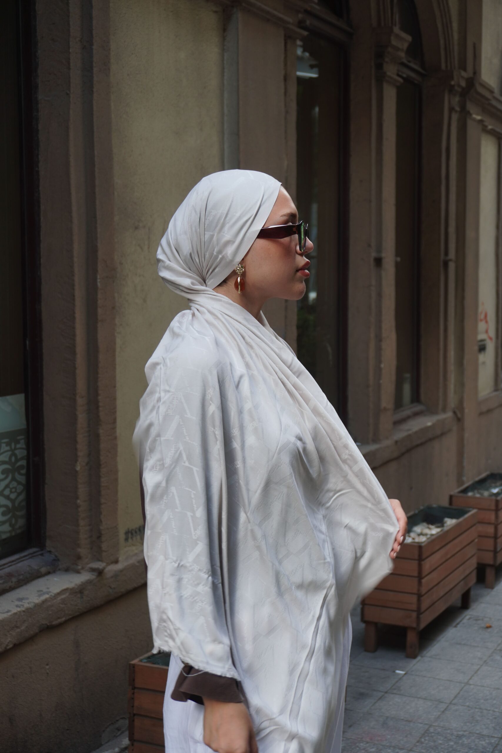 Valentino Çift Taraflı İtalyan Pamuk İpek Şal 44117 - Beyaz - Görsel 3