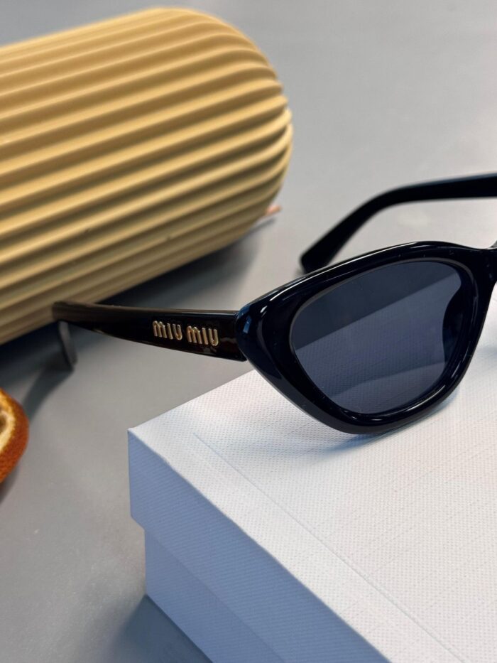 Miu Miu Cat-Eye Güneş Gözlüğü - Siyah