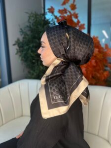 Gucci Desen Vual  İpek Eşarp-6204527-Siyah