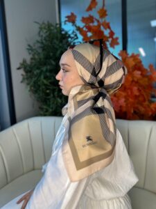 Burberry Kare  Desen Vual  İpek Eşarp-8682626-Mocha