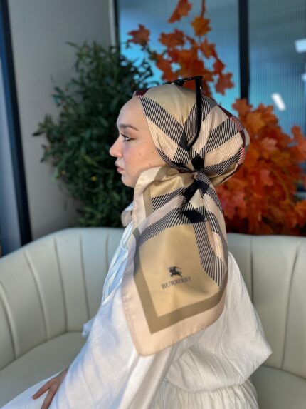Burberry Kare  Desen Vual  İpek Eşarp-8682626-Mocha