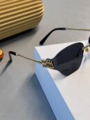 Miu Miu Cam Detaylı Güneş Gözlüğü - Siyah