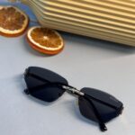 Miu Miu Cam Detaylı Güneş Gözlüğü - Siyah