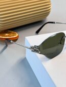 Miu Miu Cam Detaylı Güneş Gözlüğü - Yeşil