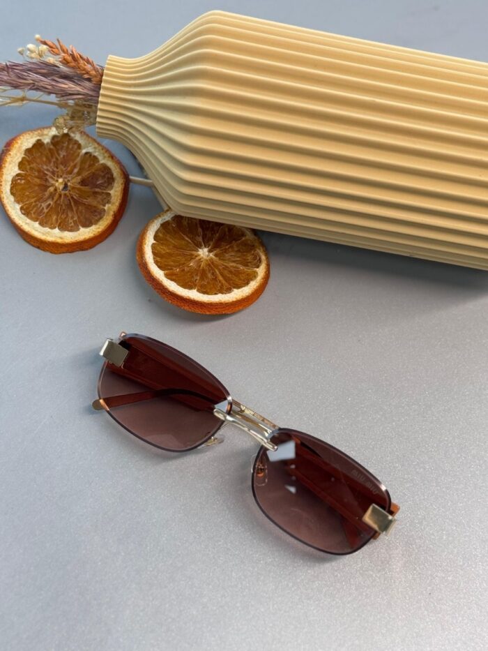 Mıu Mıu Kare Kesik Cam Detaylı Güneş Gözlüğü - Turuncu