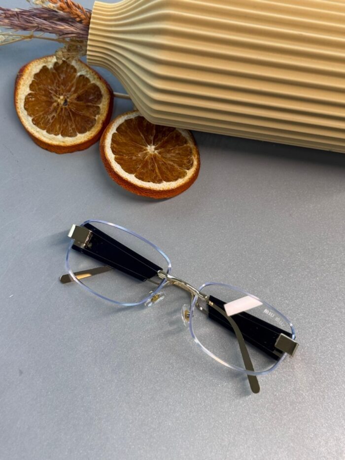 Mıu Mıu Kare Kesik Cam Detaylı Güneş Gözlüğü - Şeffaf