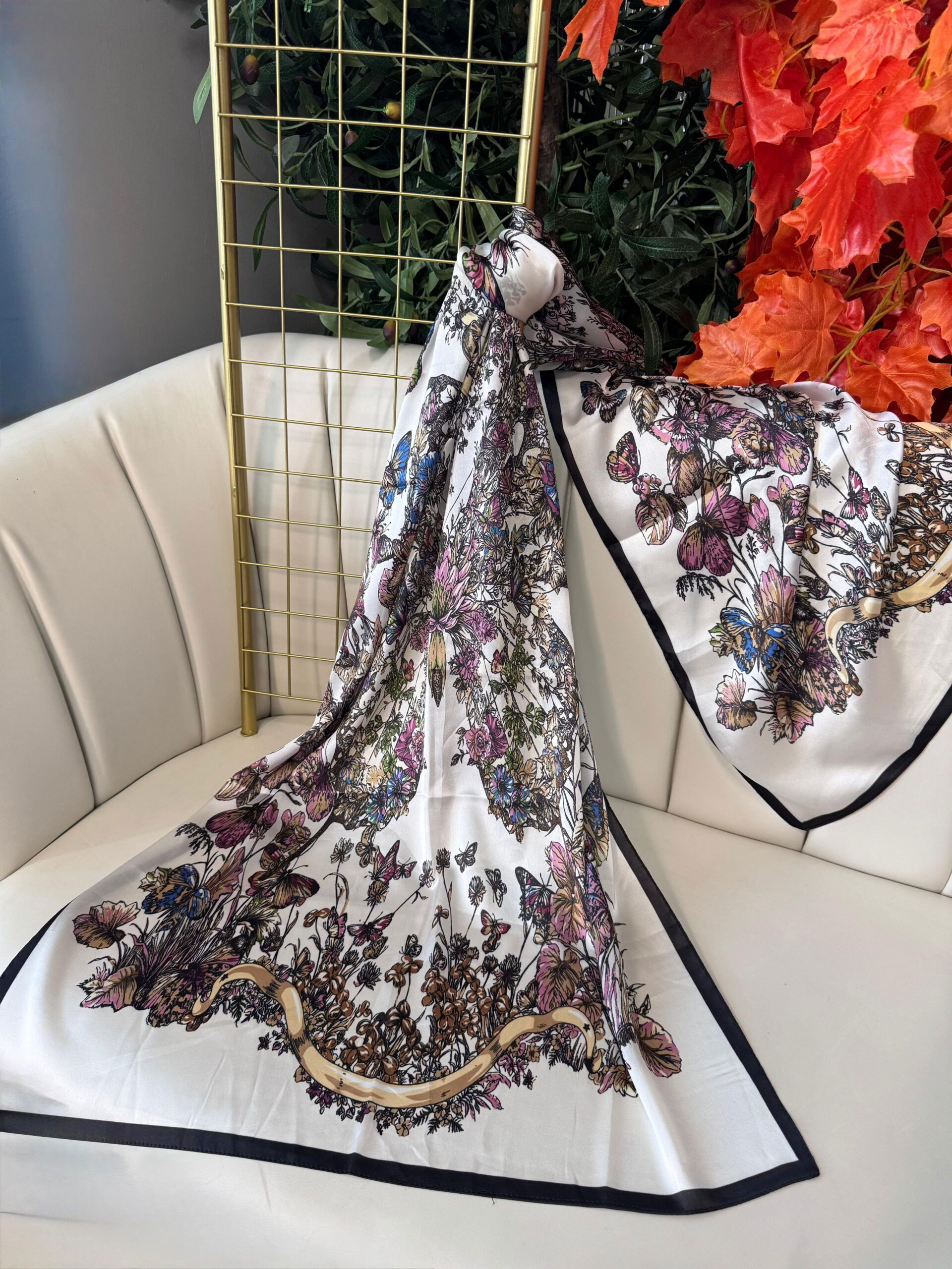 Dior İthal Vual İpek Kelebek Desen Şal - Ekru
