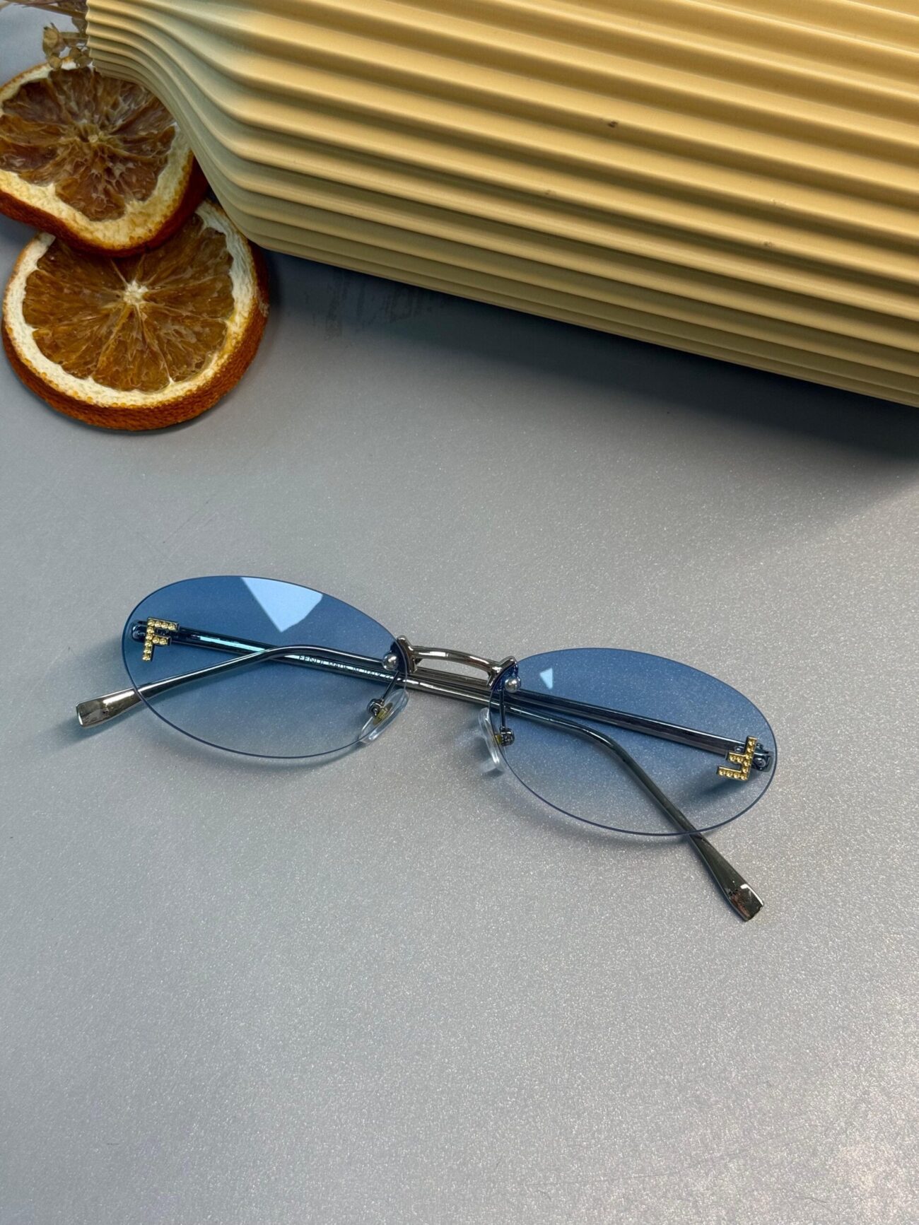 Fendi Kristal Oval Güneş Gözlüğü - Mavi Gradyan