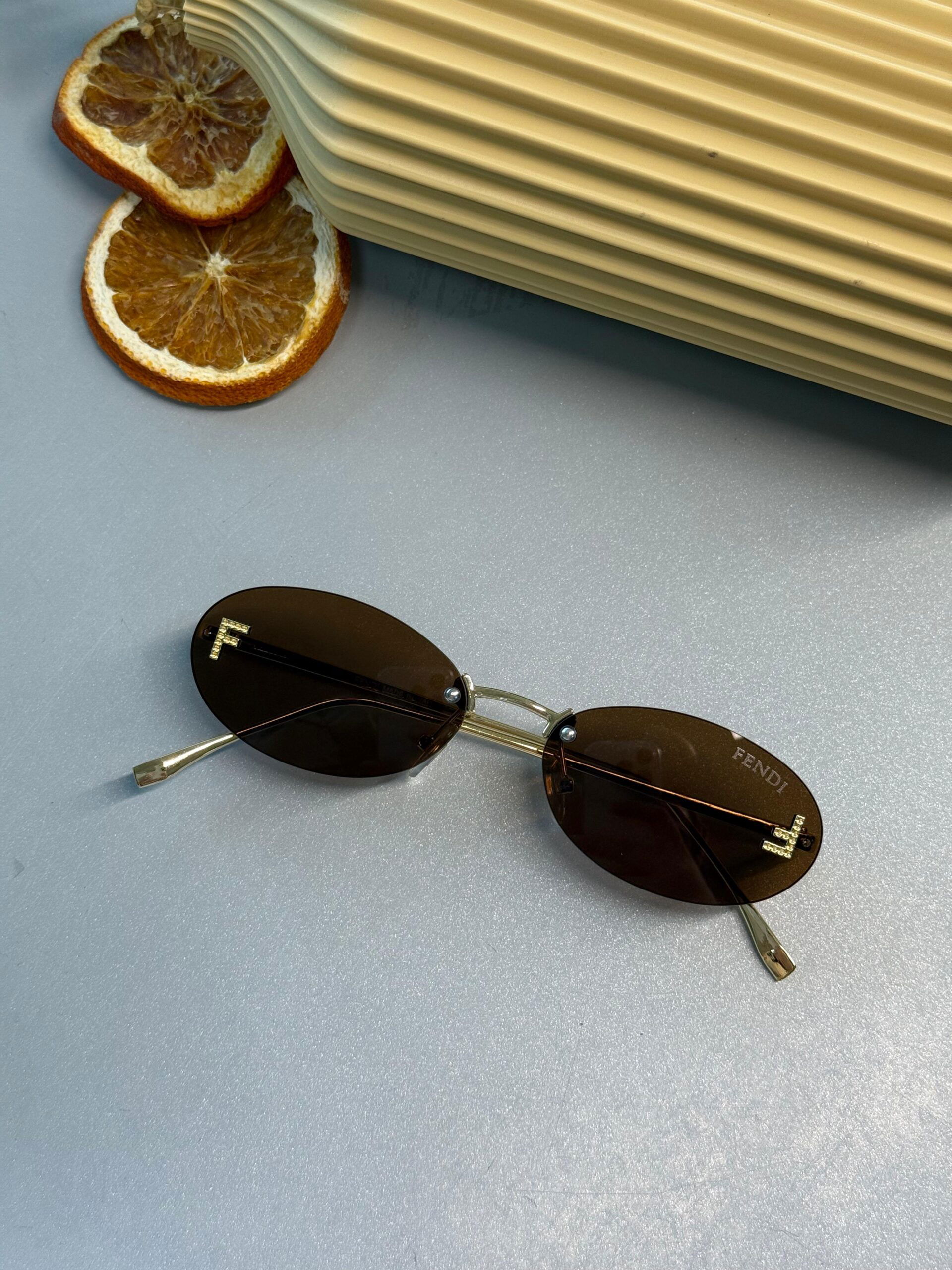 Fendi Kristal Oval Güneş Gözlüğü - Kahve Gradyan