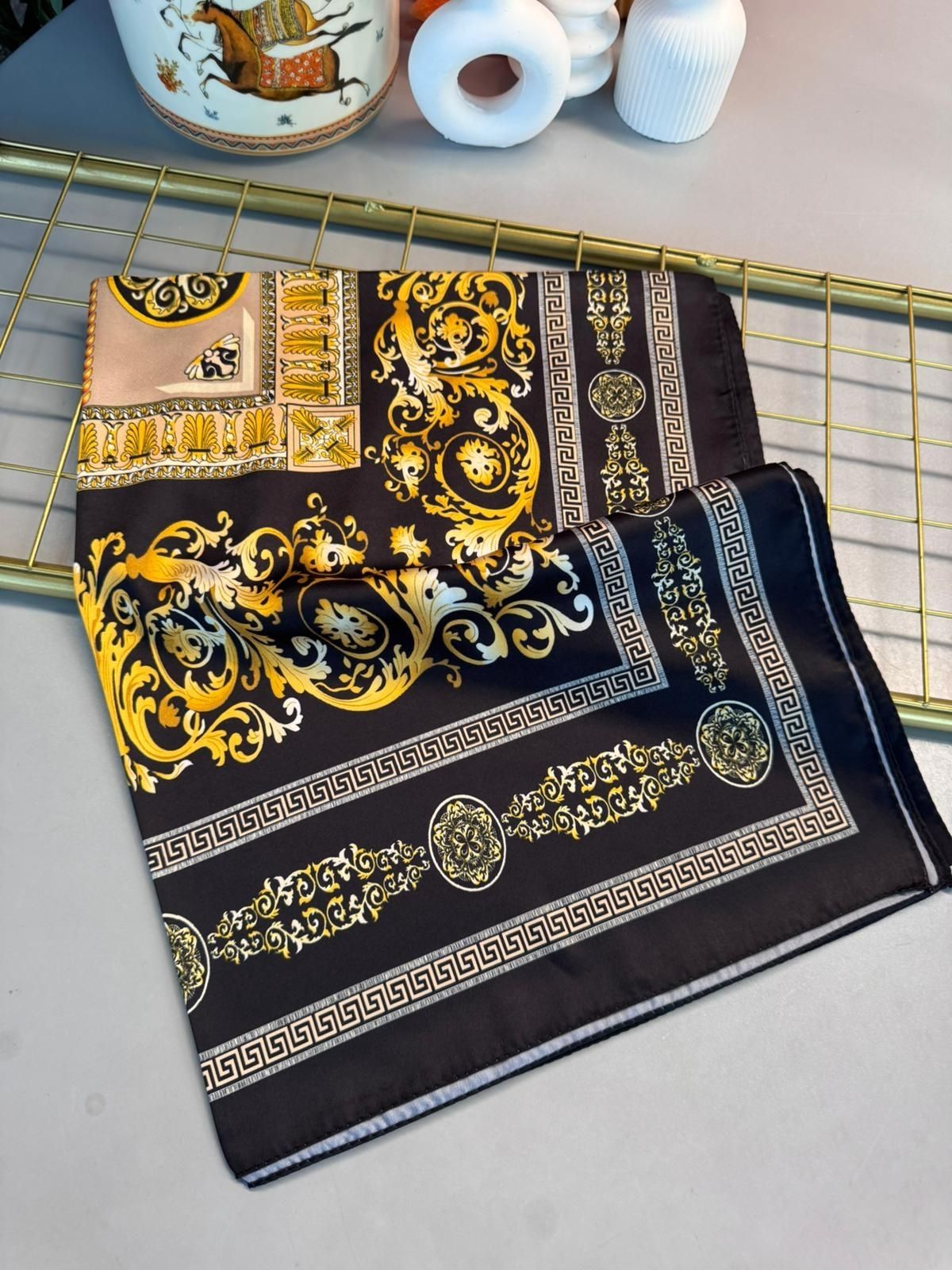 VERSACE VUAL İPEK ŞAL- 344456- SİYAH ALTIN - Görsel 2