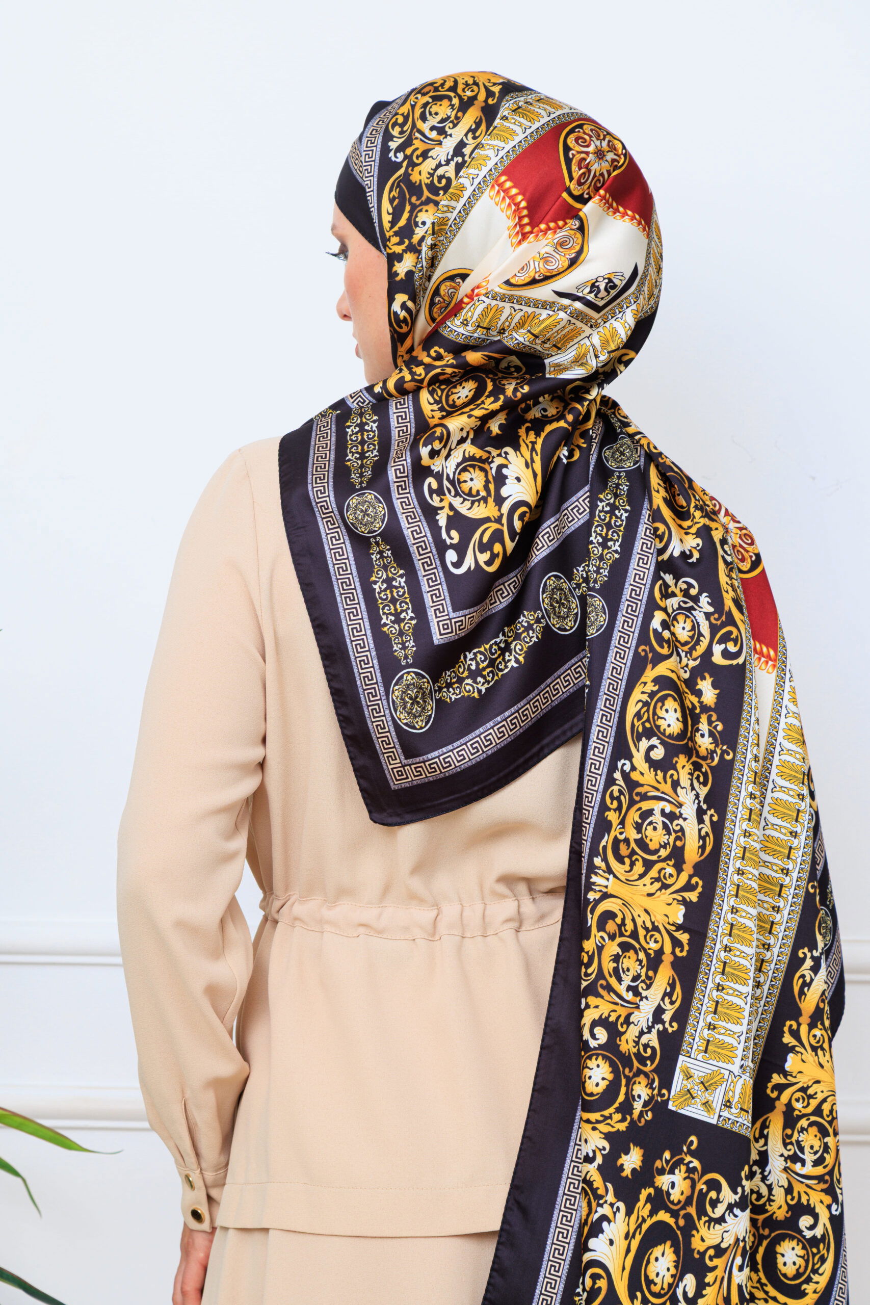 VERSACE VUAL İPEK ŞAL- 344456-SİYAH BORDO - Görsel 4