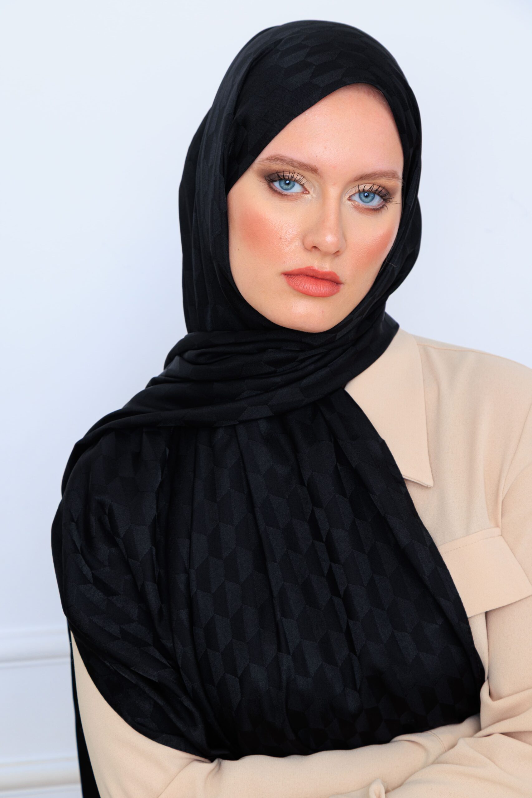 Qoza Desen İpeksi Jakar Şal - Siyah