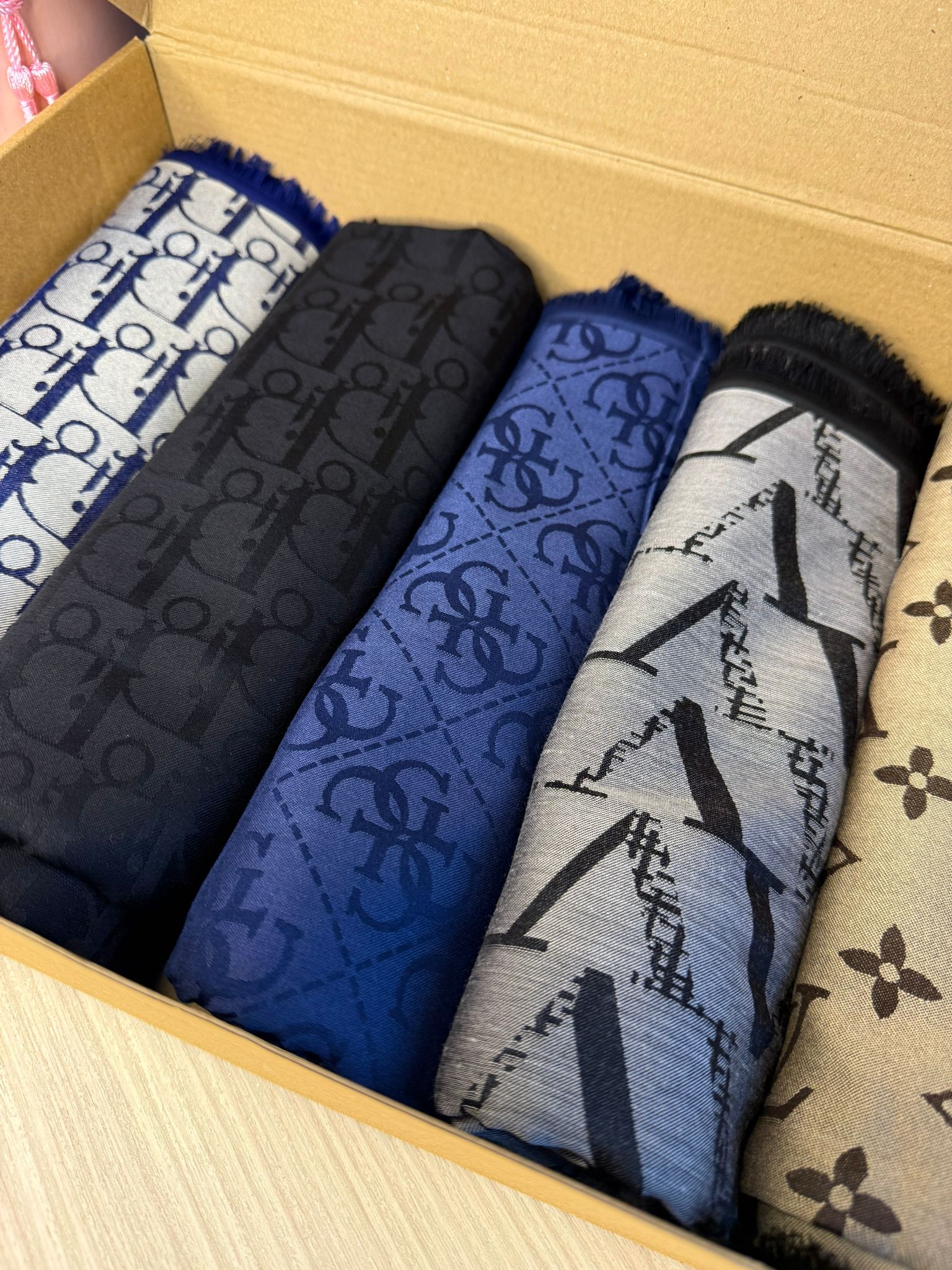 Çok Avantajlı Kutu 5'Li Kaşmir İpek Şal - Görsel 4