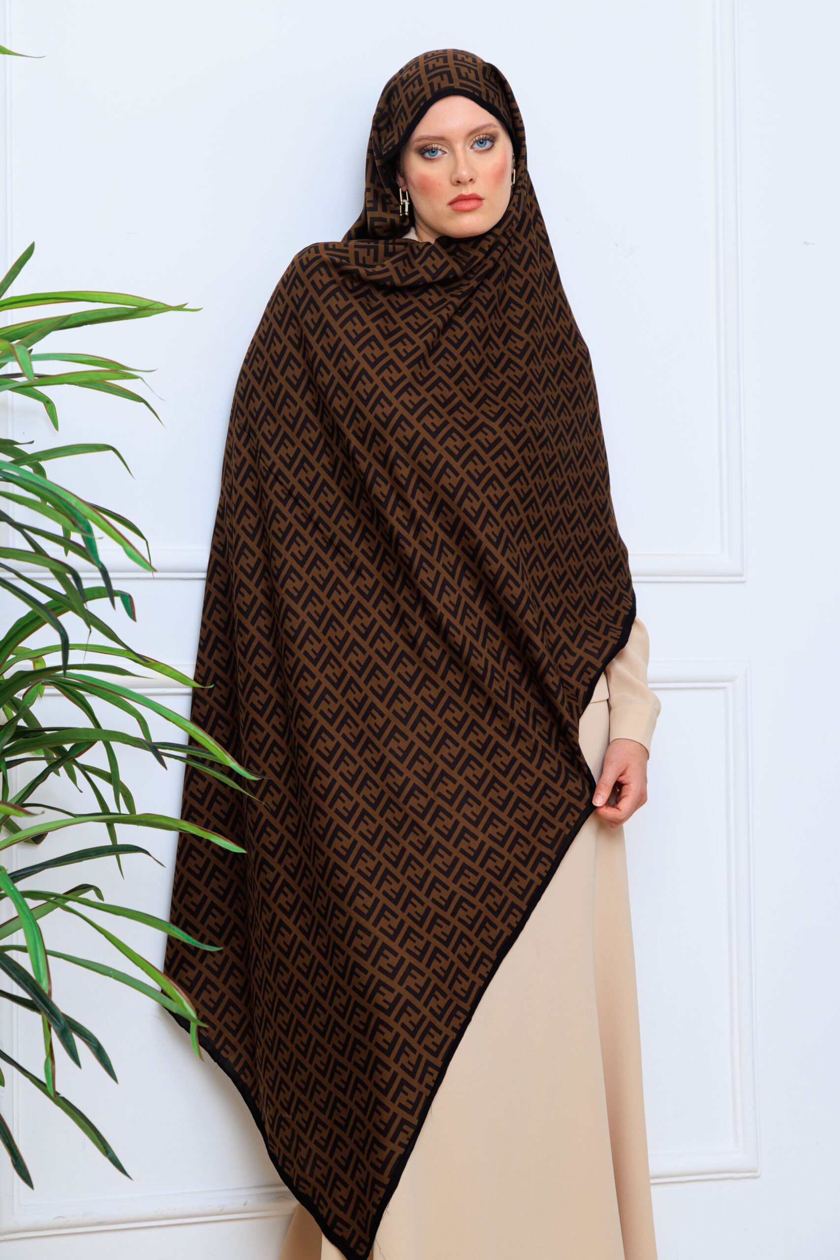 İTHAL A+ Fendi Yün İpek Çift Taraflı Marka Şal 87478 - Siyah Biyeli - Görsel 5