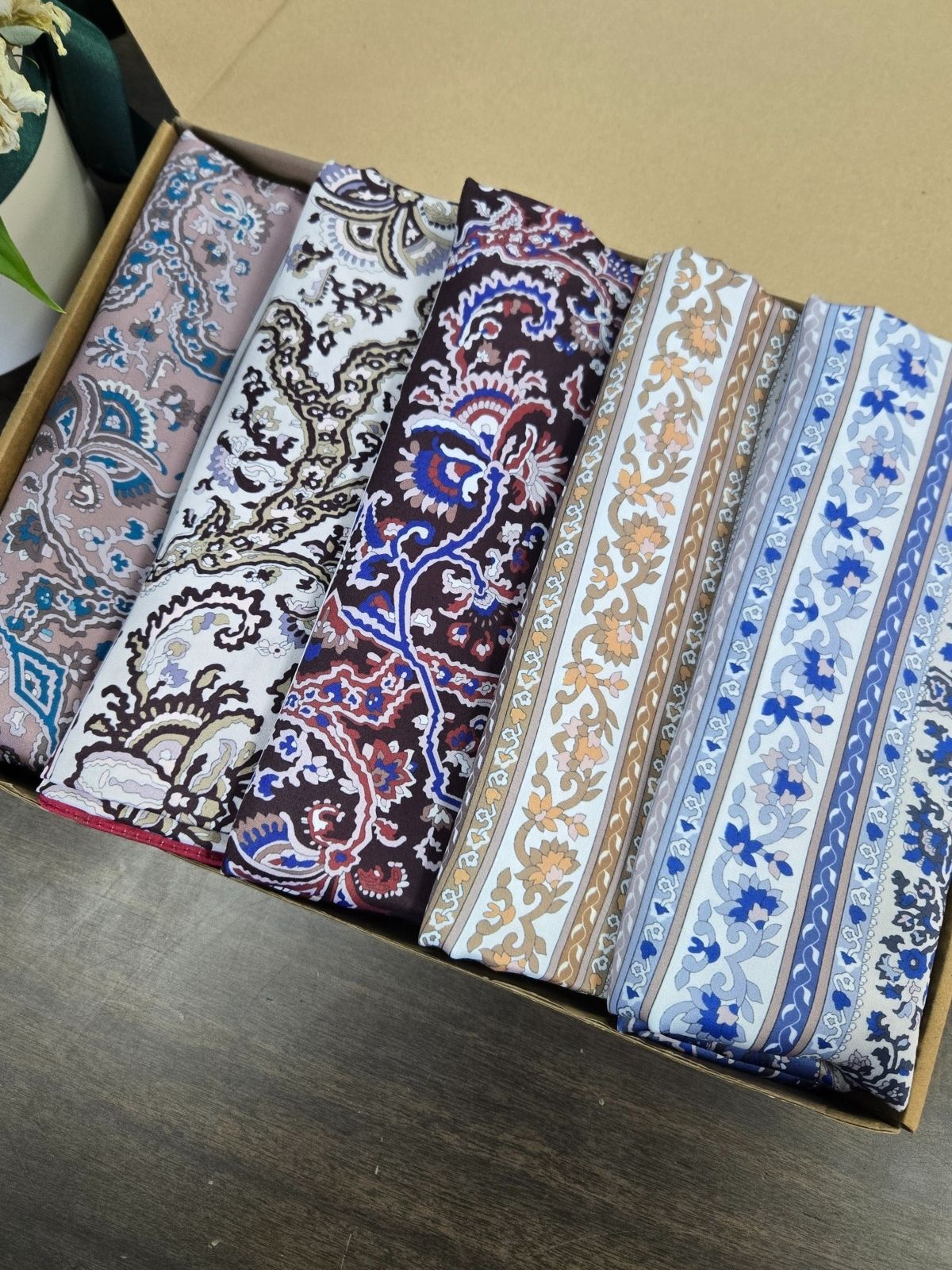 En Çok Satan 5'Li Etro Etnik İpek Şal - KT270466 - Görsel 2