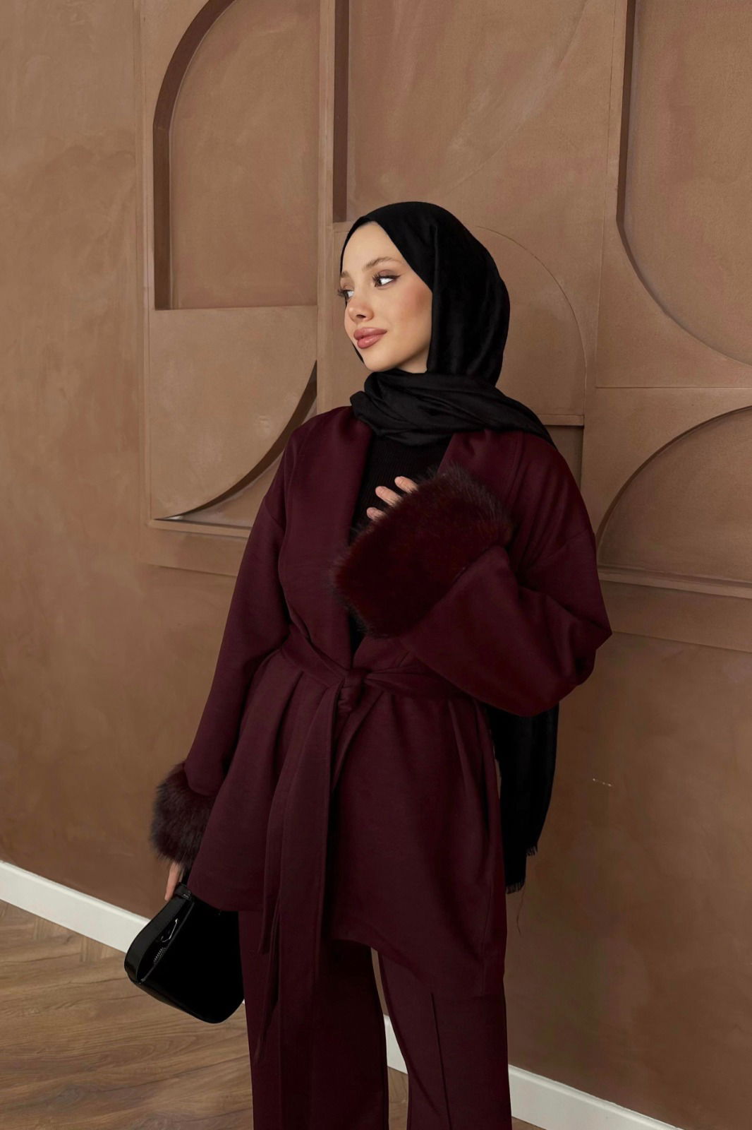 Kürk Kol Detaylı Pantolonlu Takım - Bordo - Görsel 2